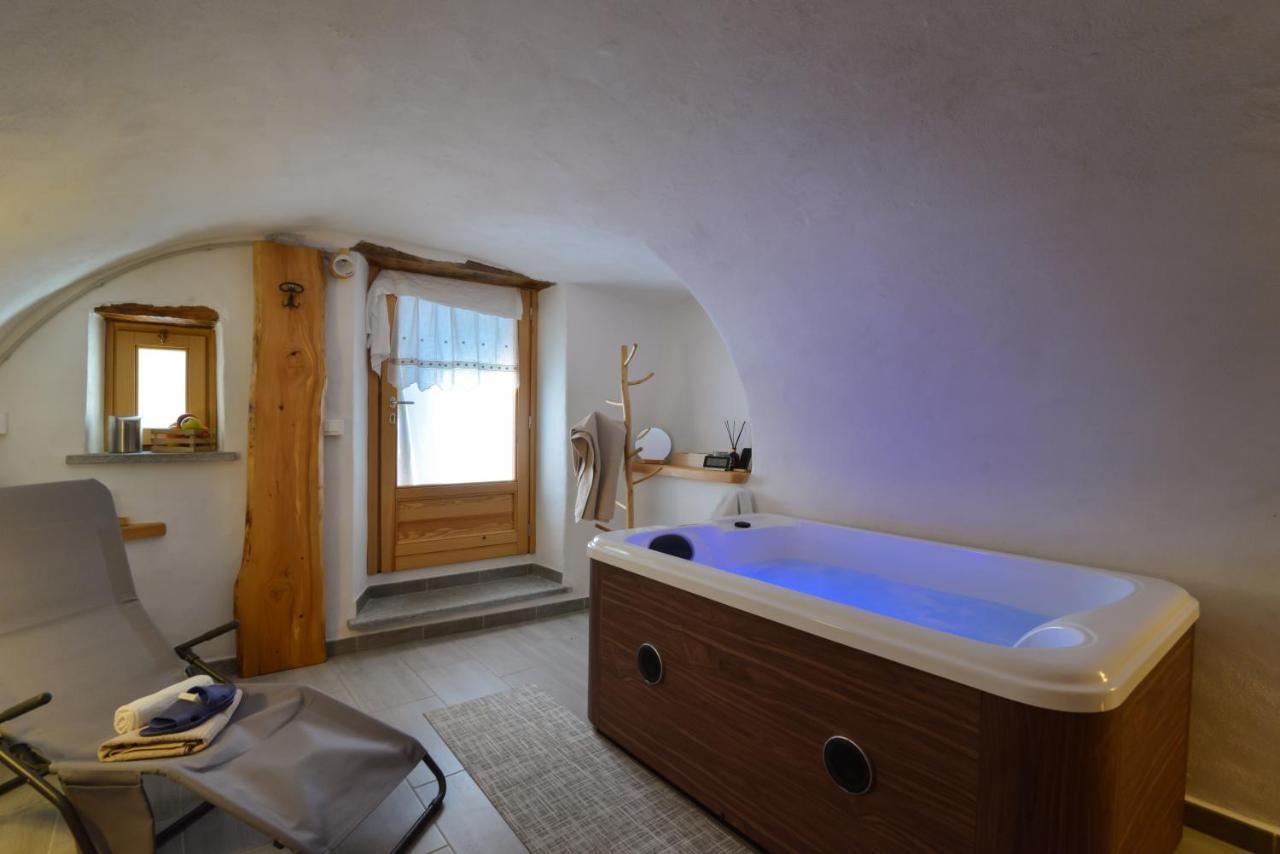 Bed & Breakfast Ai Fontana Villar Pellice Exterior photo